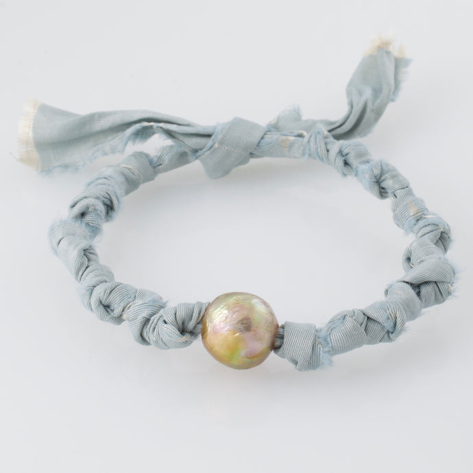 Seeds Of Silk Big Pearl Bracelet - Ocean Sky
