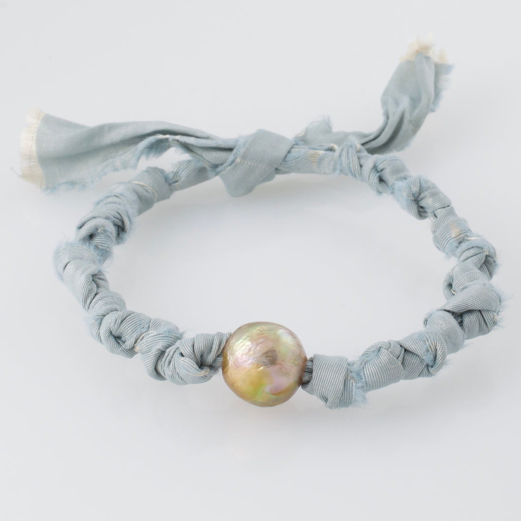 Seeds Of Silk Big Pearl Bracelet - Ocean Sky